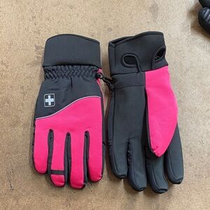 3M Thinsulate Pink and Black Winter/ Snow Gloves